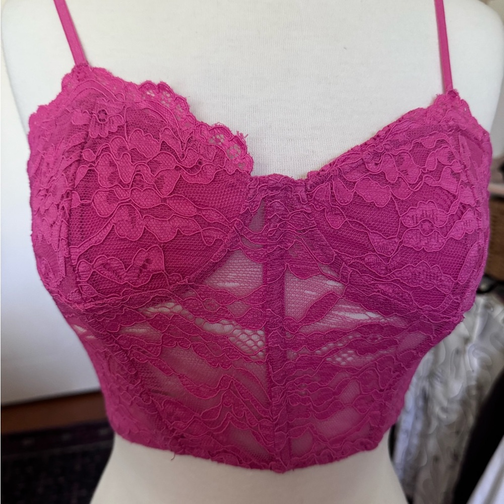 Zara Lace Bralette in Vibrant Pink